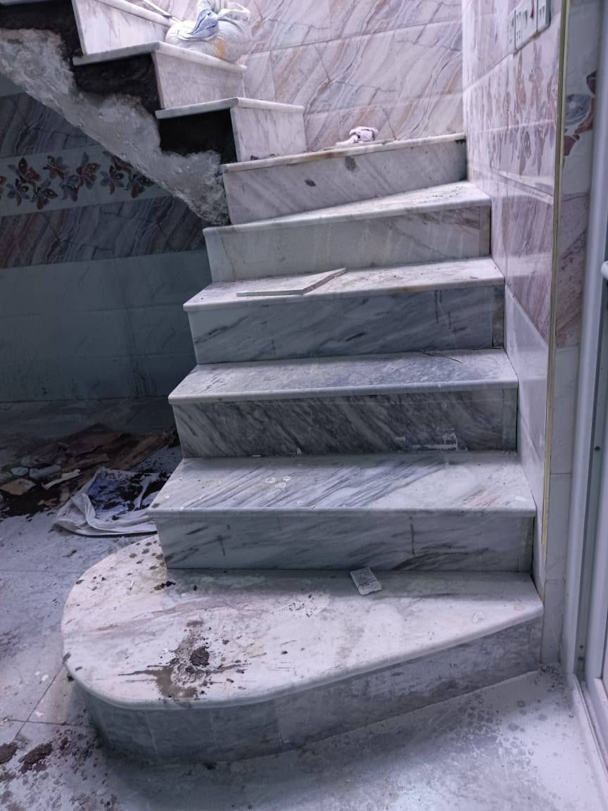 السلام عليكم. هاذه شغلنه ارضيه جدران سيراميك بورسلين كاشي مرمر كرانيت شغل درجه اوله شرط اليزر ***********
