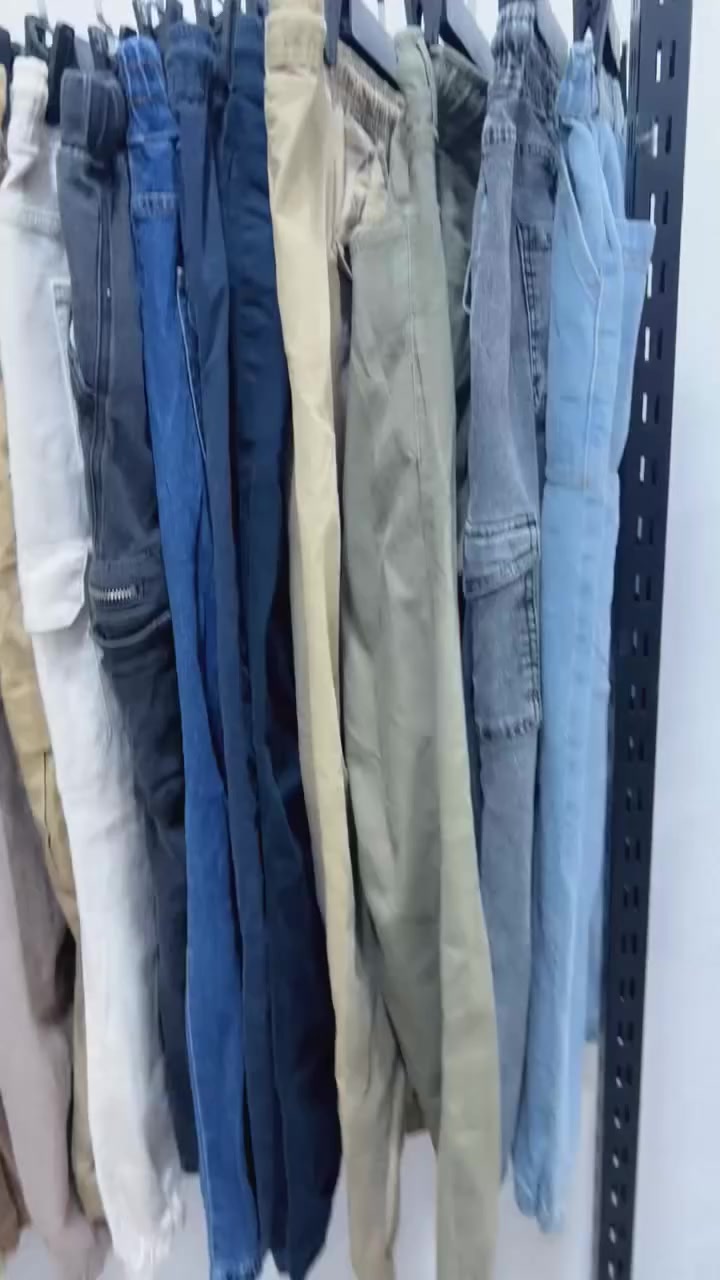 متوفر فقط داخل المحل لا يوجد توصيل 
مكان المحل كريعات القصور نزلة حيدر ابو دهن قرب مولدة حجي محمد 
لتواصل على الواتساب *********** زينب
