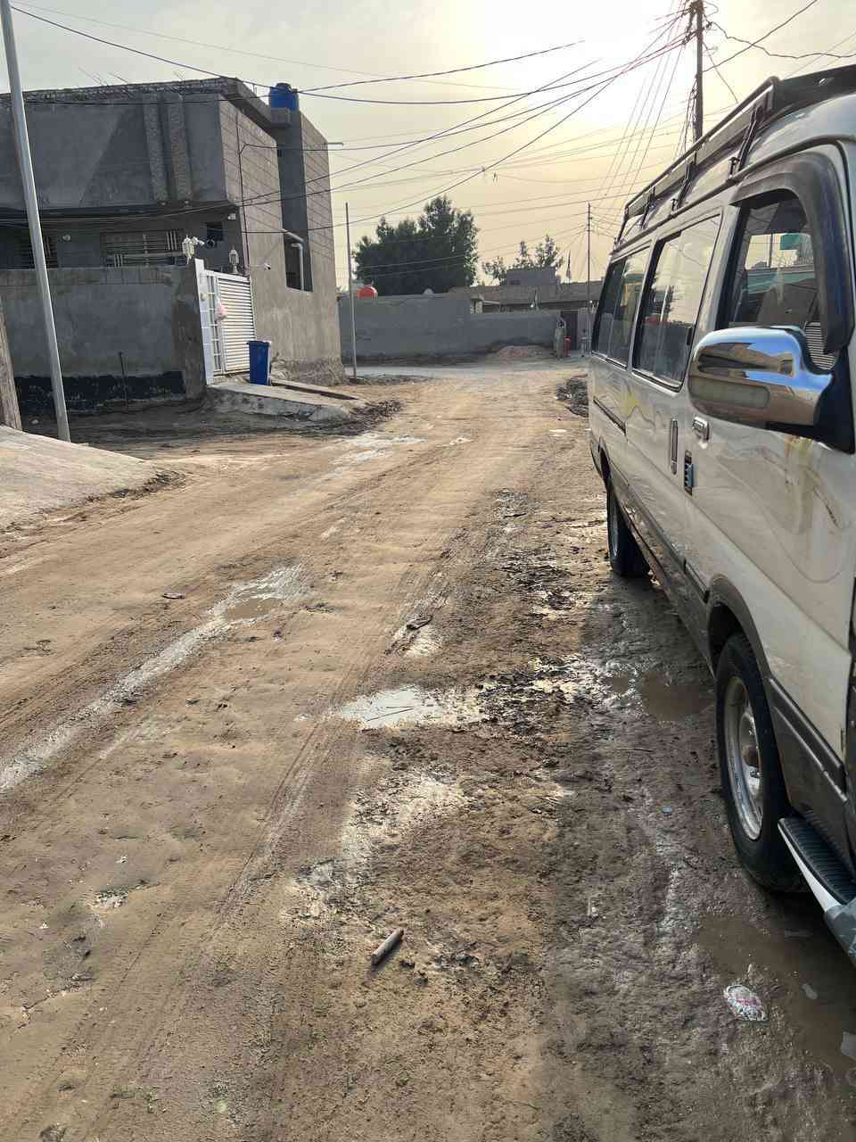 السلام عليكم فوتو ألوان موديل 2015 مدفوعة هيئة عليه غرامات 540الف عل مشتري مكينة وكير خير من الله تخم تاير نظيف حدادية نص عمر رقمه نجف موجودة بل حلة السيارة سعره 65وبيه مجال بسيط ما متواجد عل فيس 
رقمي ***********
