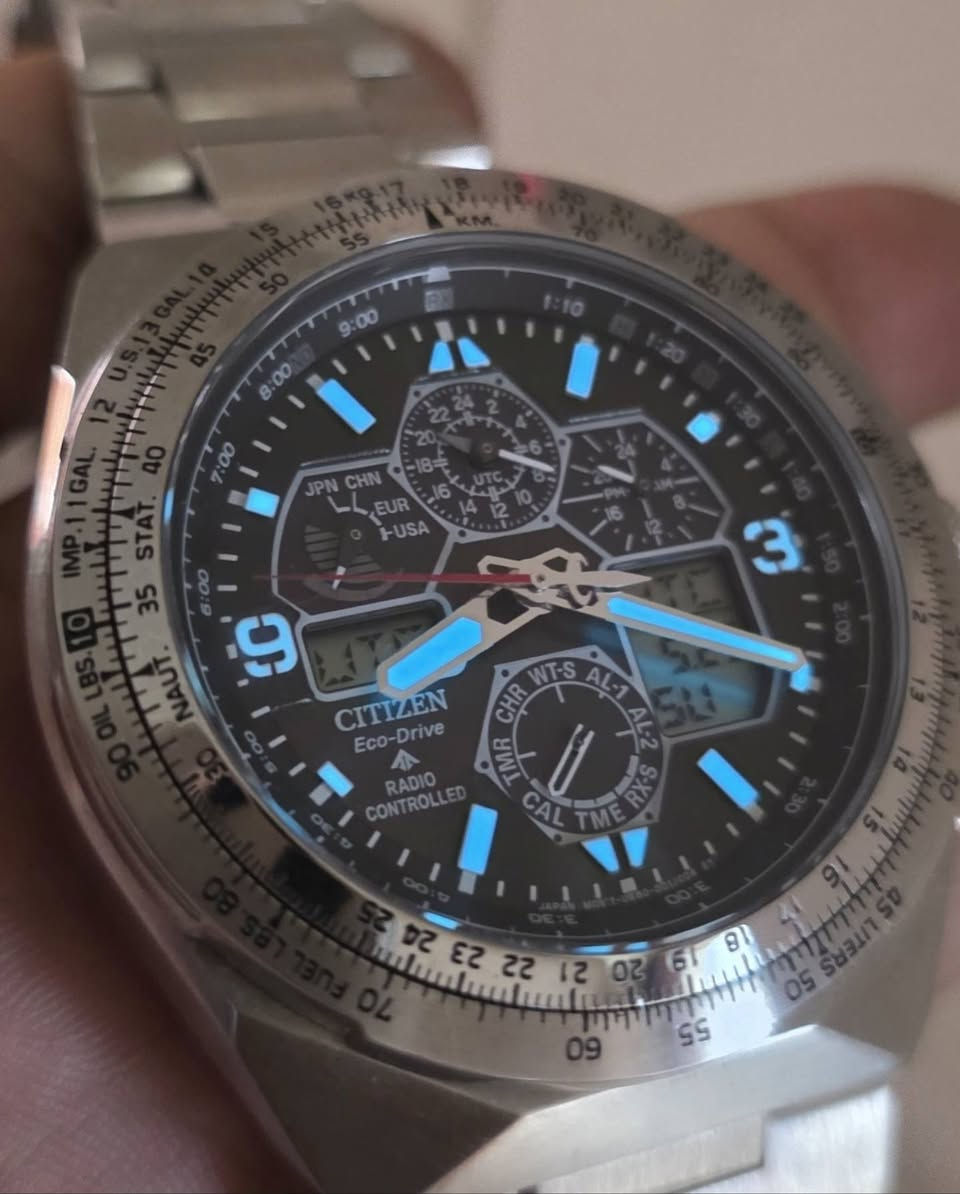 سيتزن اصلي
زجاج زفير - راديو كونترولد - طوق دوار - قطر ٤٧ 
نظافه تامه شبه جديد مع الصندوق الاصلي 
السعر ٥٢٠ الف 
مكاني بغداد الكراده - متوفر توصيل


**إذا كنت صاحب هذا الإعلان وتريد حذفه لأي سبب، رجاءا أرسل رسالة إلى الدعم الفني**