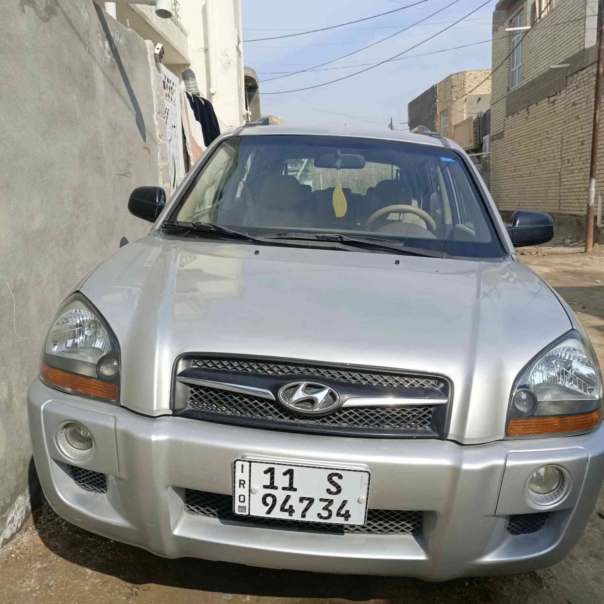 توسان ٢٠٠٩ رقم بغداد تدفئه تبريد ثلج  كير ومحرك 200 دوش جدد بيه صبغ جاملغ ايسر وبنيد اثر جراد وبارد بسيط بالجاملغ الايمن سياره مال بيت نضيفه جداا العنوان بابل للاستفسار الاتصال عله الرقم *********** السعر المطلوب 115 وبيه مجال بسيط
