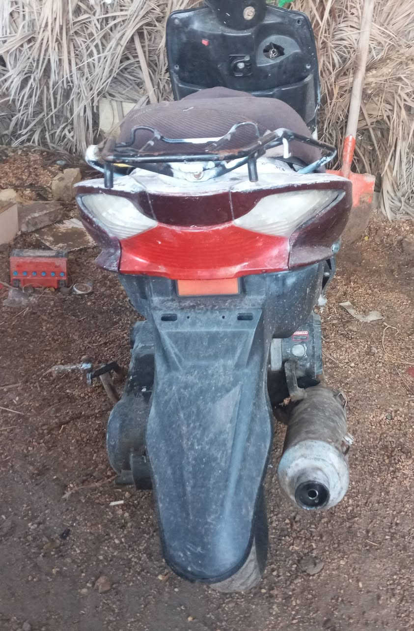 دراجة للبيع تشتغل بيها عطل بالكابريته ابيع كوم حديد ب٥٠ اتصال عل الرقم ***********
