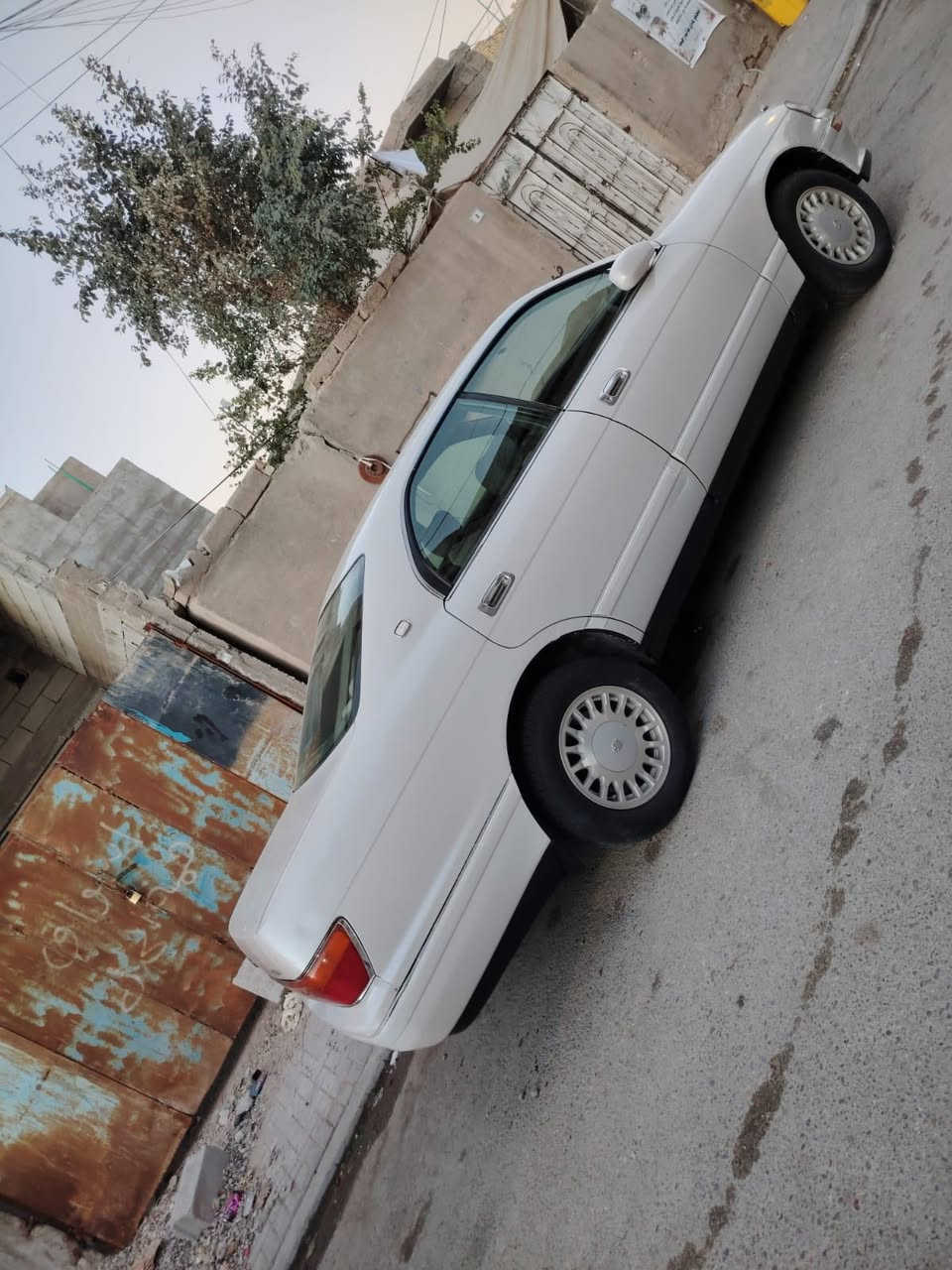 السلامً عليكم سياره بطه بلاديه لا صبغ لا ضربه لا تبديل كفاله عامه عنواني البصره القبله  سعره ٧٥
رقم الهاتف ***********
