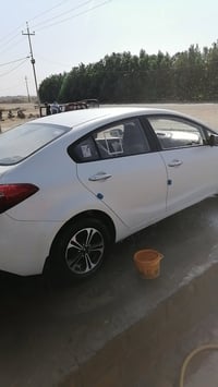 السلام اعليكم سيراتو للبيع موديل 15 بيها بس رشات صبغ الهلال وجاملغ الم...