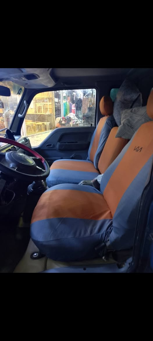 كيا قرده ام عيون
سياره حداديه جديده  
تخم تاير 

كهربائيات ضفيره جديده 

شاصي مكفول 

سياره جاهزه 

سعر 68
رقم تلفوني ***********
