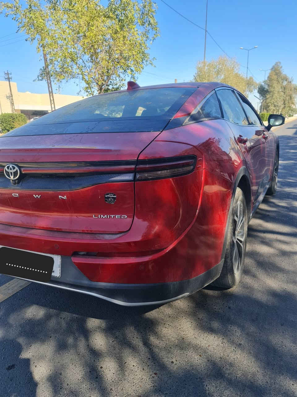 المواصفات العامة (Limited):
محرك 2.5L هايبرد
موديل 2023
 الحالة: حادث الباب الخلفي عكس السائق
يعني صبغ قطعة وحدة فقط 
ماشية: (26 الف ميل)
 السعر: (290)
 للتواصل: ***********  متوفر واتساب ايضا
مكان السيارة: بغداد - العامرية
