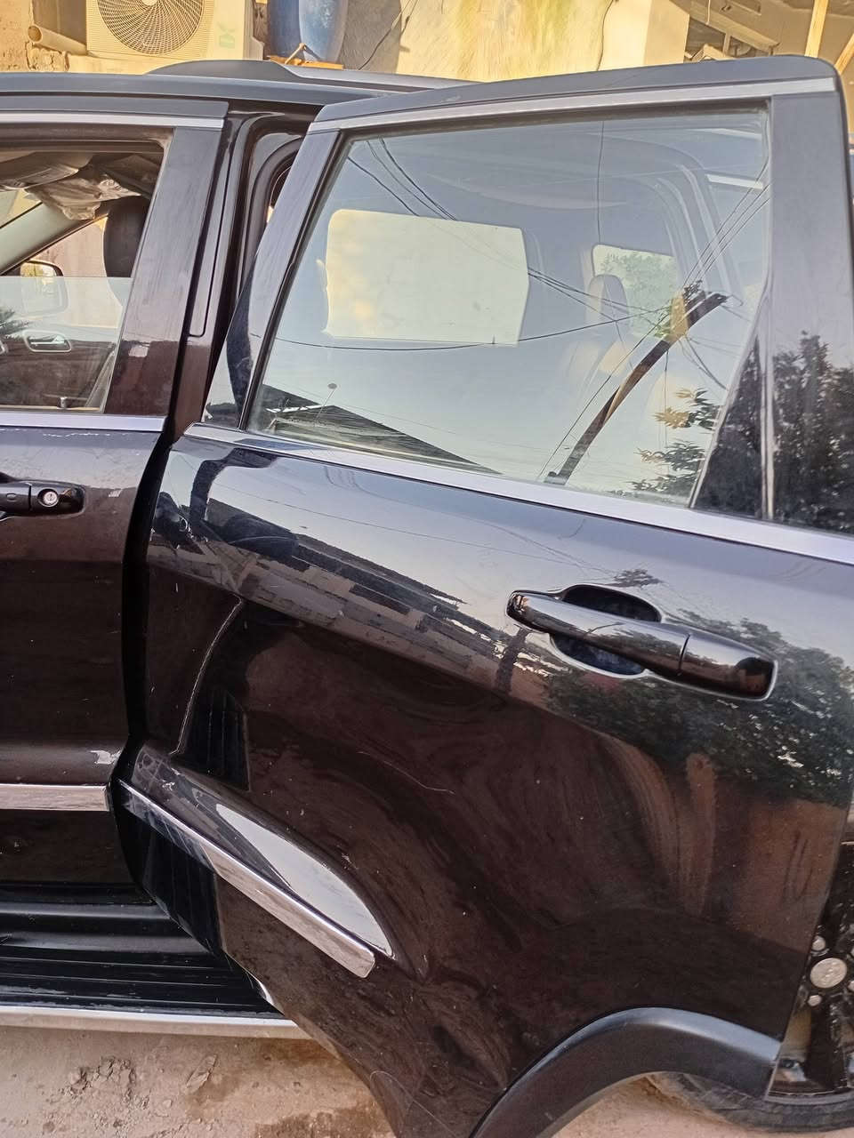 سلام عليكم جيب موديل ١٣فول فور ويل بصمه تشغيل عن بعد كشنات كهرباء وتدفى بالكشنات  كير ومحرك. حادث جاملغ امامي يسرى شواصي ولغد بدون ضرر بيها صبغ جهه يمنى بسبب جراد وصبغ باب السايق رقم بغداد انكليزي السعر ١٣٠وبيها مجال. ***********
