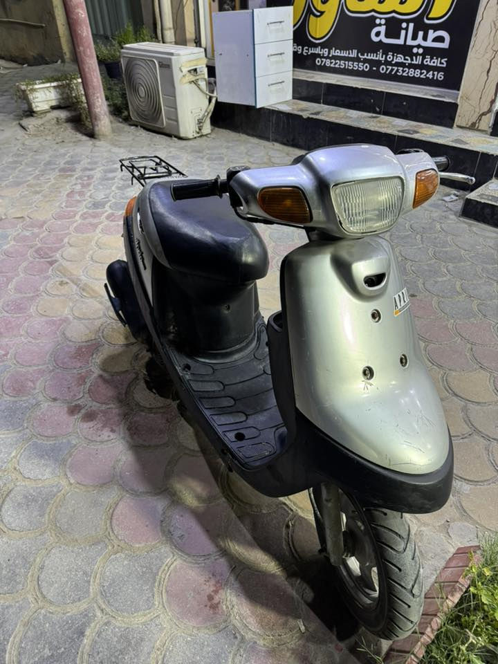 السلام عليكم دراجة بطة موديل 99 للبيع كل كهربائياتها شغالة اشاير هورن الدراجة نكرة سلف تشتغل من هندر واحد تجي تشغل وتطلع الدراجة نضيفة كلش عوزها بس كلجات رقمي *********** سعرها 350 وبيها مجال
