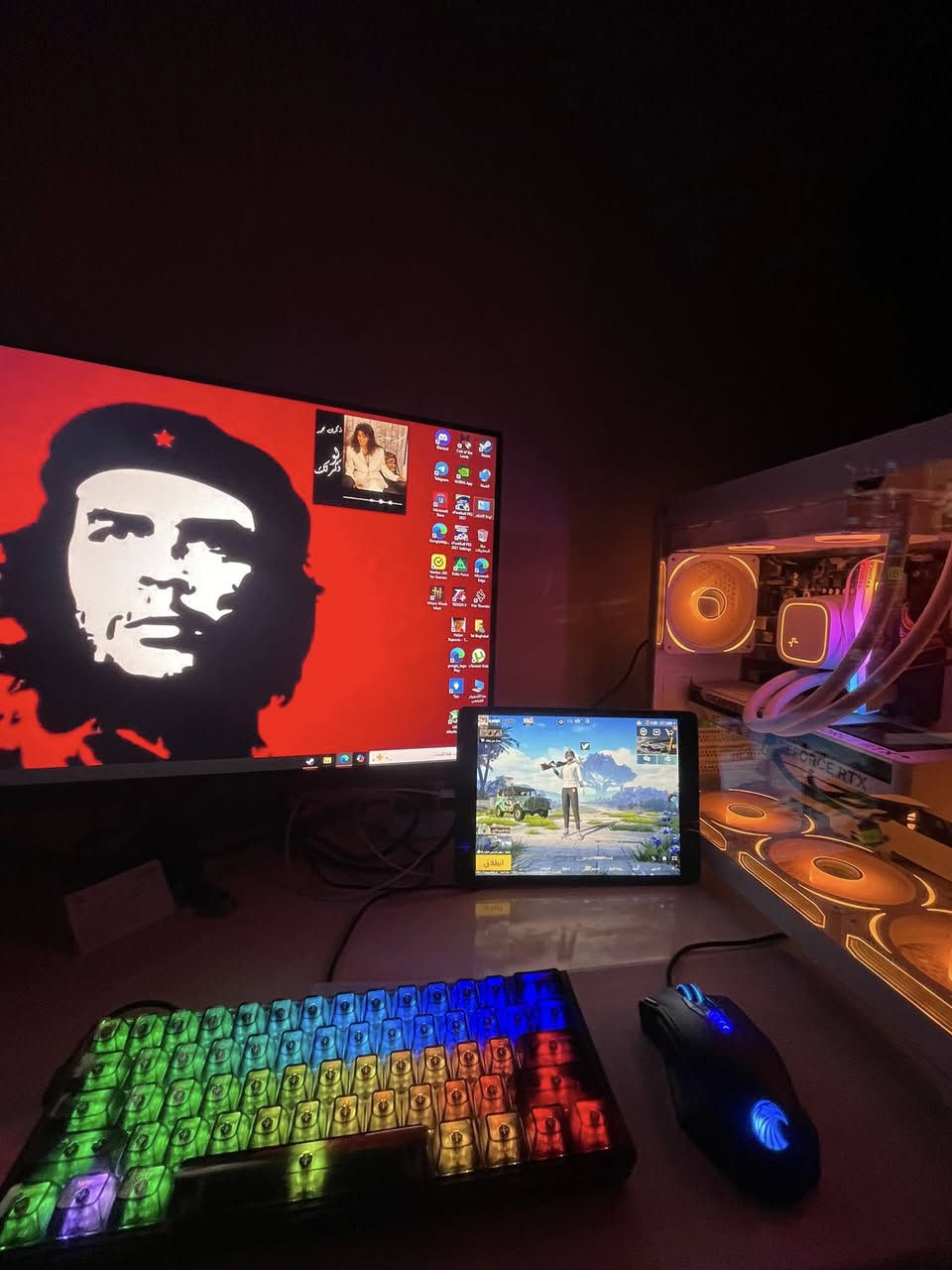 بيسي كامله مكمله للبيع استخدام 15 يوم وريد ابيعه بسبب الدراسه ولشغل مالحك افتحه
كارت شاشه 4060
الهارد 1 تيره 
الرامات 16 كيكه 
المراوح  عدد 9 
التبريد مائي 
الشاشه 188 هيرتز 

بس المعالج ماعرف شكد لن اني جديد ماخذه تاخذه تربط نت وكبل تلعب وياهه واير مال انترنيت طول 35 متر 
التواصل  واتساب او خطهم مفتوح 
***********
