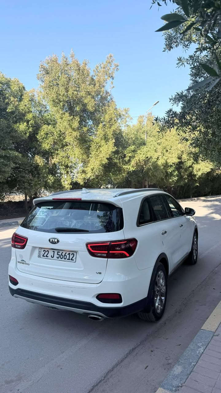 للبيع كيا سورنتو ٢٠٢٠ رقم اربيل  انكليزي ٦ سلندر  مكفوله من ضربه وصبغ وتبديل مكينه وكير على وضع الشركه  ماشيه ٦٢ الف سعرها ٢٥٨ وبيها مجال بسيط النجف الاشرف اتصال ***********
