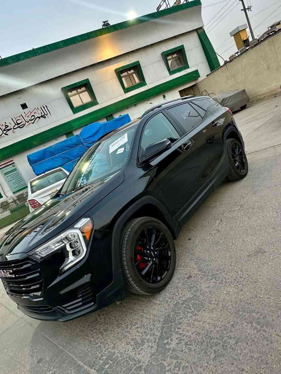 🚘 للبيع – GMC Terrain 2024 SEL Black Edition 🚘
📍 السيارة: GMC تيران 2024 – SEL Black Edition

⚙️ الحالة: فول مواصفات عدا الفتحة

📄 ملاحظة: السيارة رقم بغداد حرة بأسمي ، مكانها ميسان ، ماشية 6900 MILE

💵 السعر:20,000 // 200 ورقة

🚗حادثها : جاملغ وبنيد 

 • محرك تيربو 1.5 لتر اقتصادي وقوي

 • ناقل حركة أوتوماتيك 9 سرعات

 • نظام دفع فور ويل ، تو ويل امامي مع خيارات قيادة متعددة

 • شاشة لمس 8 إنج مع نظام Apple CarPlay و Android Auto

 • مقاعد قماش/جلد مريحة مع تحكم كهربائي للسائق

 • أنظمة أمان متكاملة: ABS, Airbags, Lane Assist, Collision Alert

 • جناح خلفي ويالة Black Edition قياس 19 إنج

 • نظام صوتي مميز مع بلوتوث وتحكم من المقود

 • كاميرا خلفية عالية الدقة + حساسات خلفية

 • إنارة LED أمامية وخلفية


**إذا كنت صاحب هذا الإعلان وتريد حذفه لأي سبب، رجاءا أرسل رسالة إلى الدعم الفني**