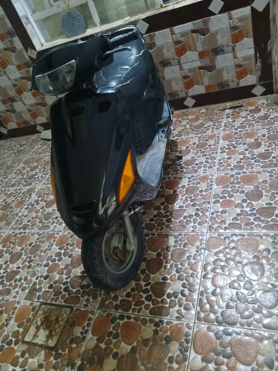 السلام عليكم دراجه فراشه للبيع  او المراوس  باربعه قير بيها مبدكابريتر سعر 450 وبيها مجال حق الجايه***********
