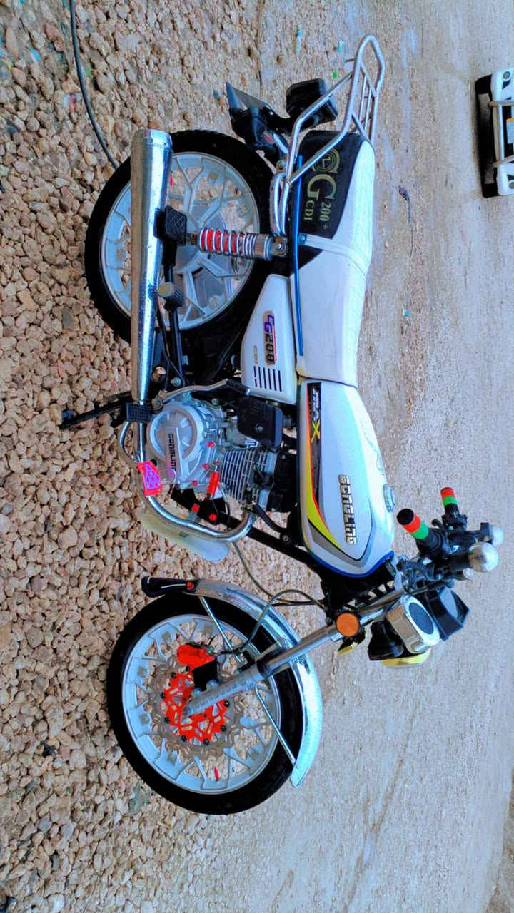 يا الله السلام عليكم دراجة البيع سيفان موديل ٢٥ مكفوله كفاله عامه أوراق كامله الدراجه جديده وحلو مكينه ٢٠٠ وشرط انضف من الصوره بشرط مكينه ٢٠٠ كهربائيات سلف كله شغال بصمه عن بعد جهاز انذار شرط انضف من الصوره بشرط زيرو السعر ٧٦٠ وبيه مجال الشراي يتصل وبيه خير ويدلل *********** ولا مو شراي لا يتصل والا يعلق تعليق سلبي
