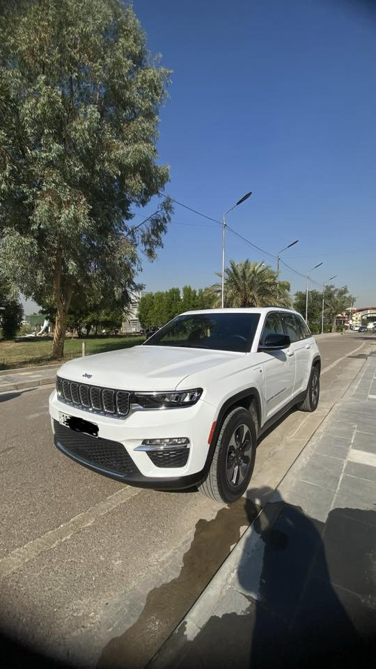 االله 
السلام عليكم جيب كراند شيروكي 4XE 2024 وارد امريكي

Jeep Grand Cherokee 4Xe 2024 2.0L

         حجم المكينه : 2000  تيربو + هايبرد + بلك ان 
المسافة المقطوعة :22 الف ميل   
                       الضرر : جاملغ ايمن مبدل نفس اللون 
          حالة الايرباك : سليمه وشويه بارد بالبنيد

#مواصفاتها
1.شاشه 
2.بصمه
3. تشغيل عن بعد
4.دمام خلفي
5.كشنات جلد
6.كشن السايق ميمري
7.كشنات كهرباء
8.صندوك كهرباء
9.حساسات خلفيه
10. 3 قطع تبريد 
11.اشاير بالمري
12.رادار امامي
13.فورويل
14.ثلاث وضعيات قياده
15. بنوراما فتحتين
16. كير ماوس
17. نظام منحدرات
18. هيترات بالكشنات 
19.ويل كب كروم
20.لايتات لد
21.بكلايت لد
22.كشافات
23.بصمة ابواب
24.هيتر بالاستيرن
25.سايد بريك بصمه
السياره جاهزه مرقم بغداد بااسمي صور الحادث بالمنشور

#السعر320  وبيها مجال جاهزه مرقم بغداد
تفاصيل اكثر هذا رقمي *********** تحياتي
