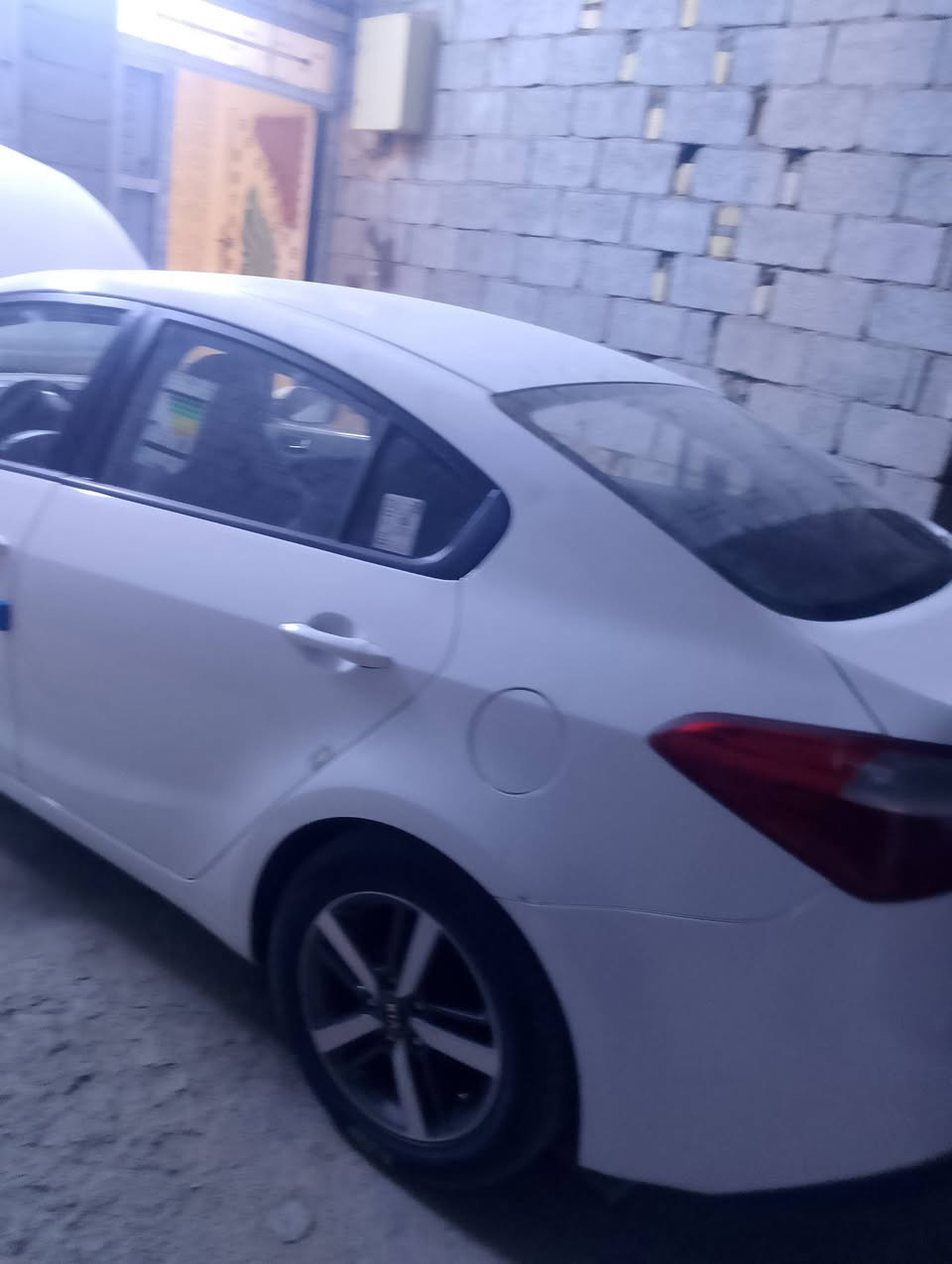 السلام عليكم كيا سيراتو 2014 خليجيه للبيع او مراوس بتاكسي حسب القناعه مكان السياره ناصريه الغرف ***********
