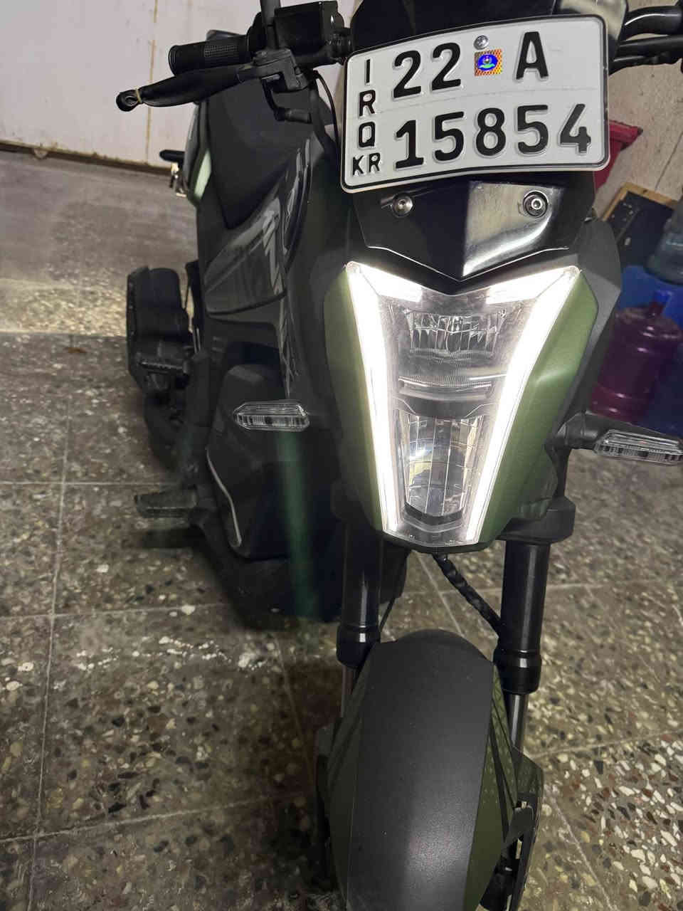 للبيع دراجة كي واي مينيكس – موديل 2025 بحالة ممتازة
🛵 اخذتها قبل 20 يوم فقط، استعمال شخصي خفيف ونظيف جداً، وتعتبر جديدة.
🛠️ مشيها ناعم وقوي وما بيها أي مشاكل، كلشي شغال 100%.
📑 بيها سنوية نافذة لغاية سنة 2030.
🛡️ الدراجة ضمن الضمان وراحته كاملة للمشتري.

📍 مرقّمة تسجيل رسمي أربيل (رقم 22) وجاهزة للفحص والتجربة.

🇮🇹 صناعة إيطالية أصيلة (المينيكس معروفة بجودتها العالية وأداءها المميز).

🔥 مناسبة للدوام والمشاوير اليومية، وحتى دلفري اقتصادية بالبنزين وثابتة على الطريق.

💰 السعر: 2,300,000 دينار يعني مليونين 300
🔄 قابل للتفاوض للجادين فقط.

📞 للتواصل مراسلة خاص أو اتصال.
*********** بي واتساب (احمد)
مكاني بغداد حي الجهاد بغداد, العراق
