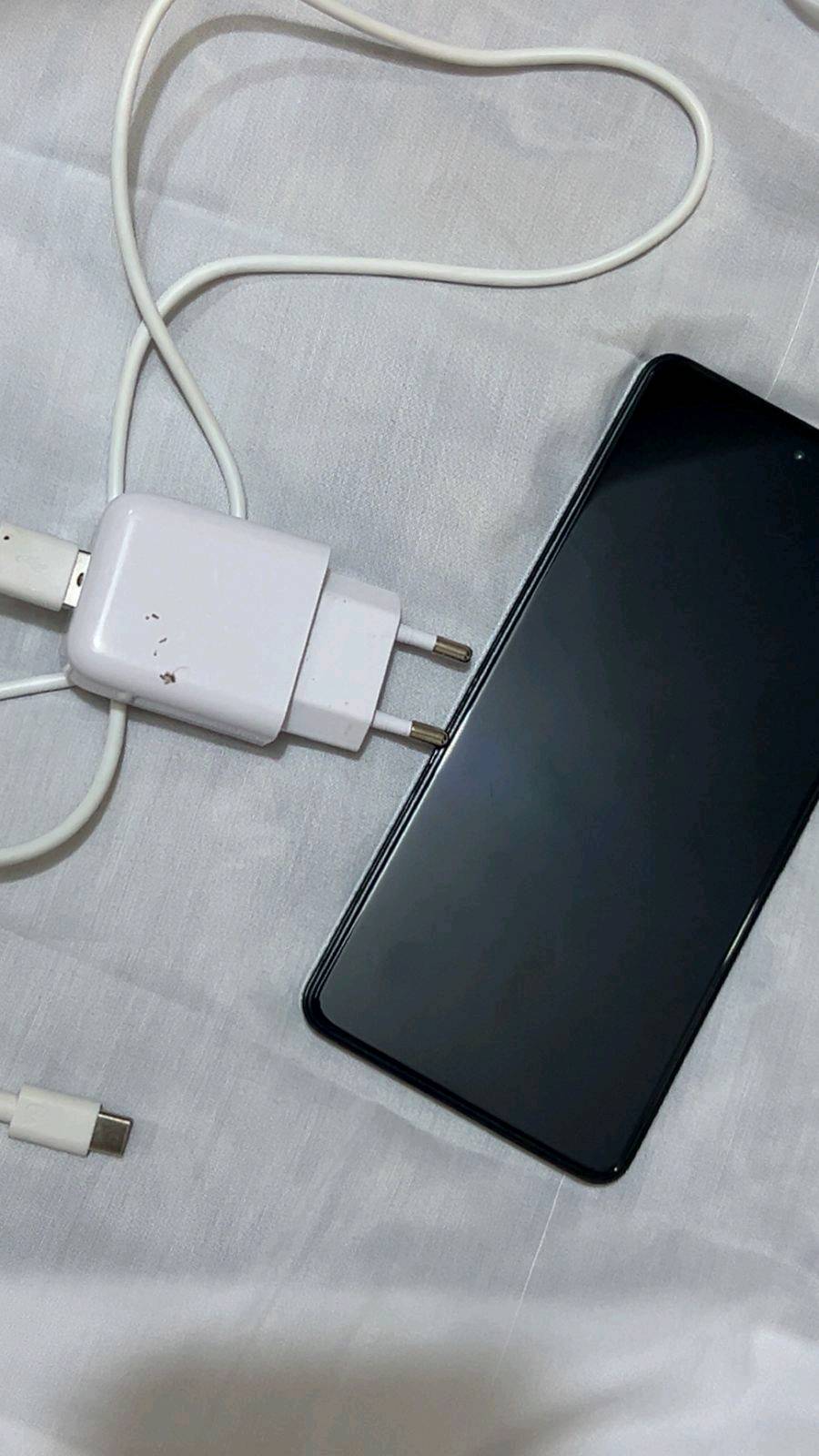 تكنوو كامون 20s برو 5G
ذاكرة 256 
مستخدم نضيف جداً لوك شخط ممشخوط
الجهاز مكفول من اي صيانة
ملحقات شاحن فقط 
السعر 175 وبي مجال بسيط
عنواني بغداد المدائن سلمان باك 
*********** رقمي للاتصال ، او واتساب 🤍.
