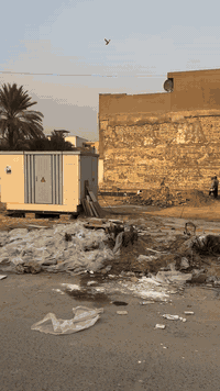 ➖ ارض للبيع في شارع فلسطين  :-
▪️المساحة : 45 م  الواجهه : 5 م   النزال :9 م   
▪️محله :  510 / موقع جدا ممتاز شارع نافذ 
                           للاستفسار : 
                           0770440981
                           *********** 
عنوان المكتب //  تقاطع النخله قرب مطعم قدوري مكتب الرحمن ّ
