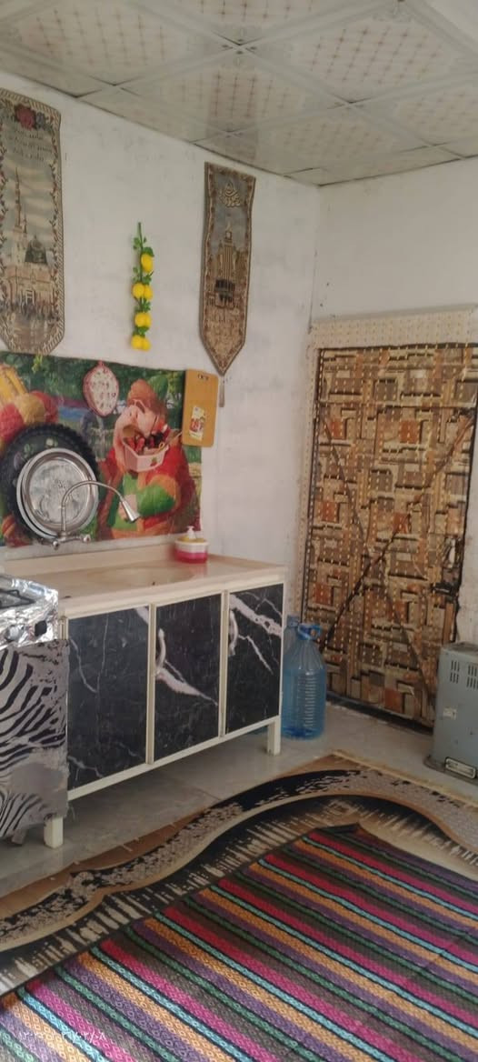 سلام عليكم بيت تجاوز ام الكبر الغزلان مساحه 100.... السعر 28 وبي مجال الرقم/***********
