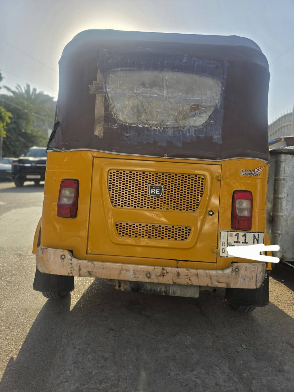 تكتك ٢٢ شهر ال١٢   محرك مكفول  رقم وسنويه بسمي   بيهه طخخات خفيفه لا خياسات ولا شي مثل ما موضح بل صور  سعر ٩٥٠٠  بيهه مجال حك جيه مكاني بغداد  
***********
