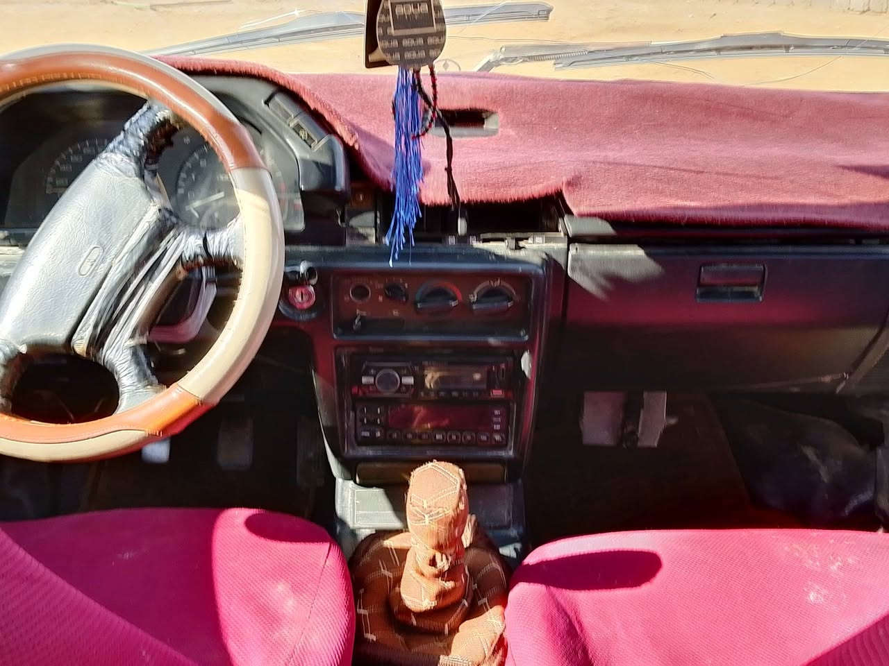 سلام عليك سياره مستبوشي لنسر موديل 92 رقم كركوك سنويه عضم عاج السعر 17 الانتصال عل هاذ الرقم ***********
