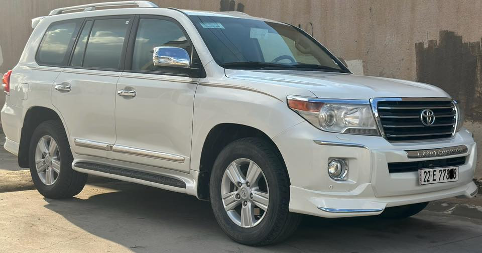 السلام عليكم 
🚘 لاندكروزر 2014 V6 للبيع 🚘
سيارة نظيفة جداً واستخدام شخصي فقط
🚗 تحويل مباشر رقم اربيل
📌 السيارة بلادي – بريم وبحالة ممتازة
✨ المواصفات:
❄️ ثلاجة
🔑 بصمه
📡 حساسات خلفية
⚙️ كشن كهربائي
💡 لايت زينون + LED
🔓 فتحة سقف (طكتين)
✨ زراكات لايتات
🚪 دوسات ترحيب لاندكروزر
🛠️ الملاحظات:
ملاحظة بسيطة جداً: pdr  حك اقل الشبر الجاملغ الأمامي السكن ونفس الحال الباب السايق فقط
غير ذلك السيارة خالية من أي ملاحظات
كفاله عامله كير ومحرك وضع الشركه 
السعر : 435

📞 للاستفسار: ***********
