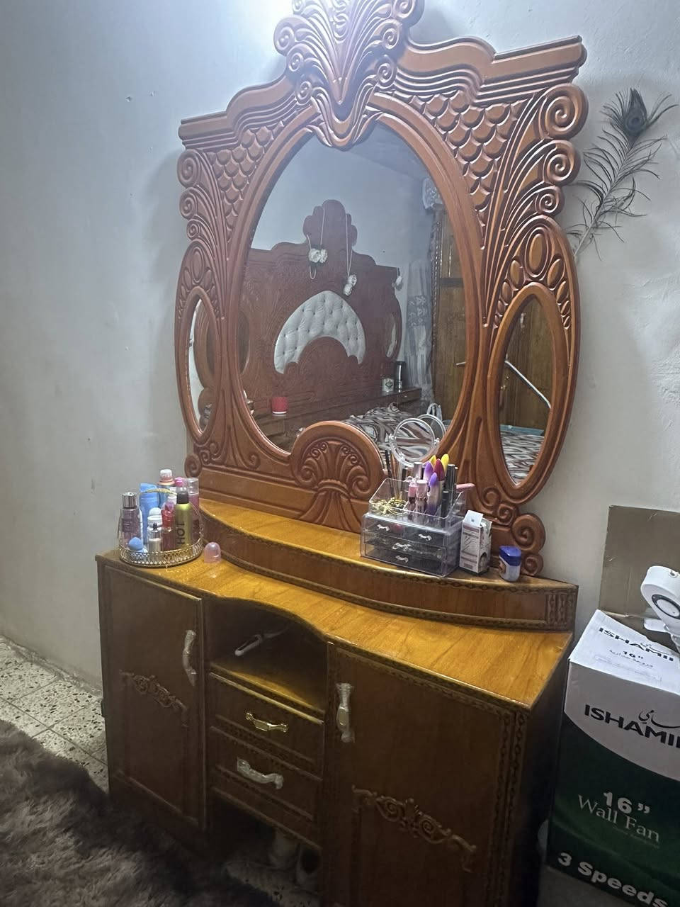 للبيع ماخذه مليون ٢٥٠ صار ٥٠ يوم من ماخذه 
سعر مليون  وبيه مجال قليل ***********
