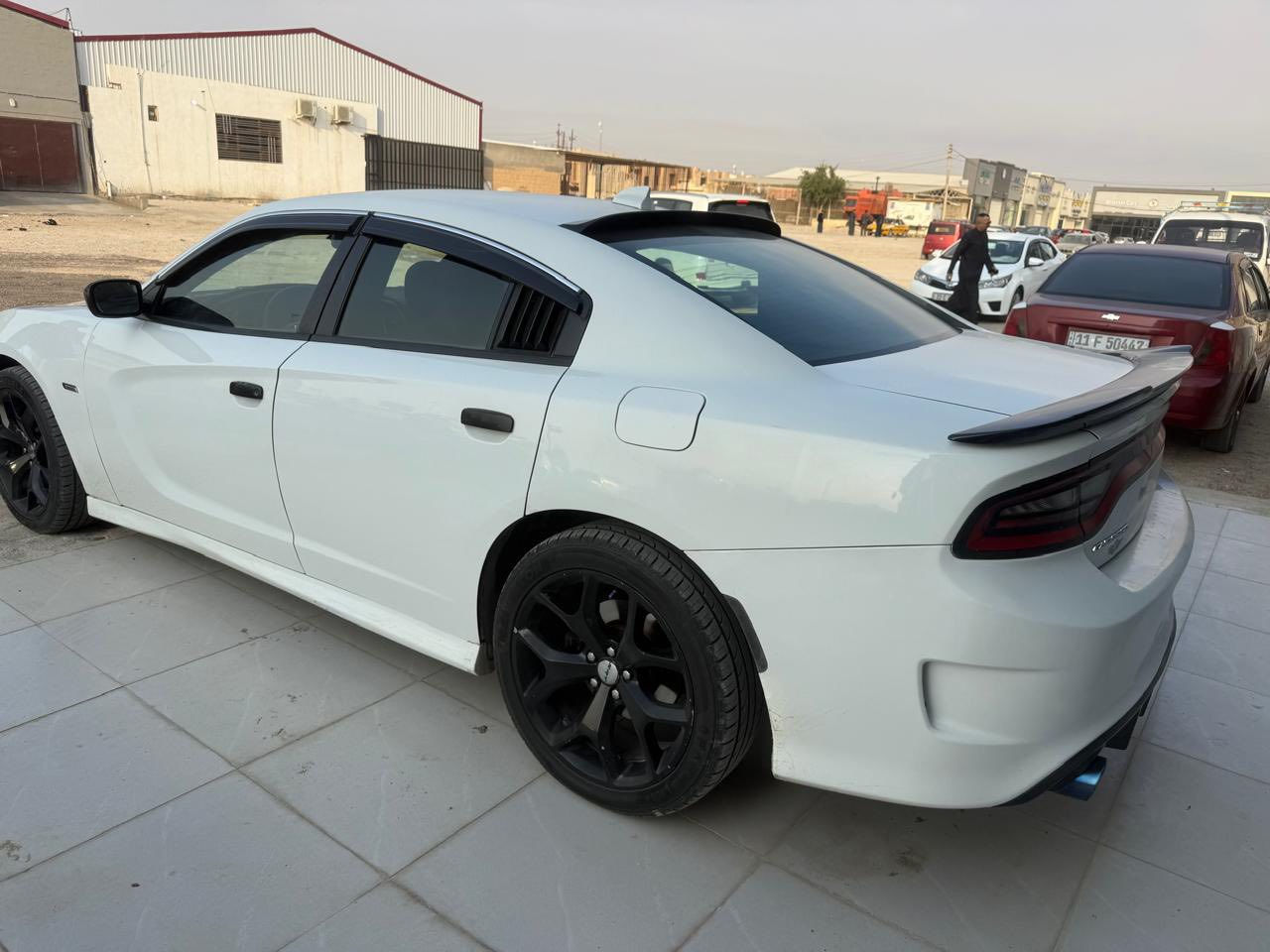 السلام عليكم
تشارجر 
2016
ماشيه 200km
فور ويل 
رقم بغداد
فول مواصفات عده الفتحه
السياره جاهزه من كلشي 
حادثه موضح بل صور
والسونار هم موجود بل صور 
المكان بغداد تاجي
رقم الهاتف:***********
السعر 175
