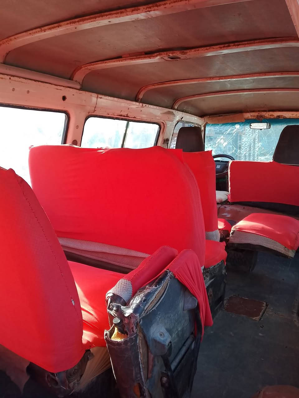 سياره للبيع مازده 14راكب محرك وكسن شرط بس الكير بيه4 سعر 
مكان سياره ناصرية السكان صناعي ***********
