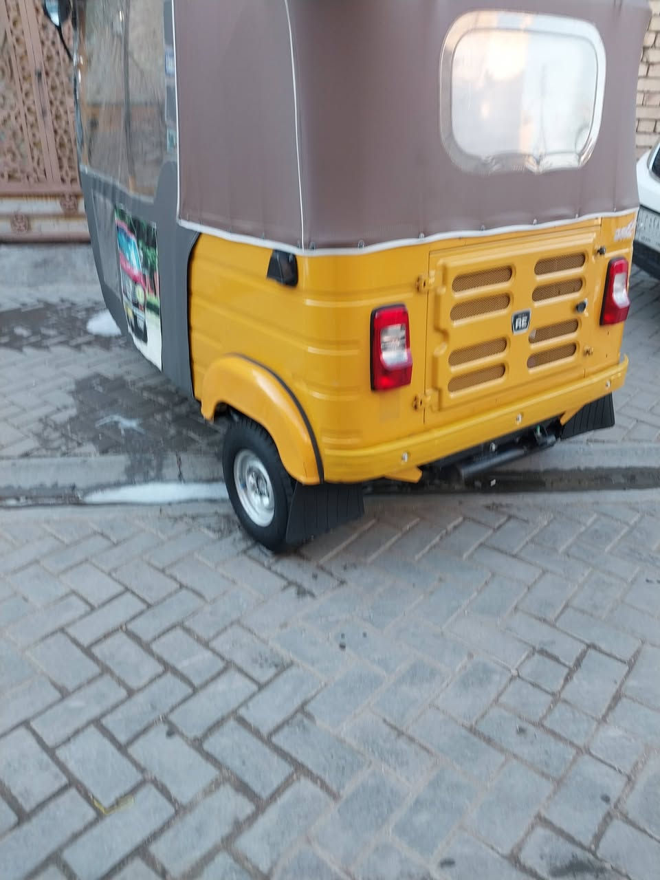 تكتك للبيع مديل 2019  شهر 12  مكفوله بس دوس صبغ رقم النكليزي مكان بغداد السعر 7  بيهه مجال  استفسار  اتصل على رقمي ***********
