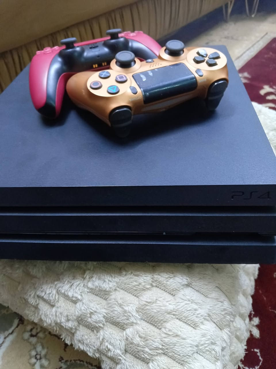 للبيع جهاز بلي 4برو مهكر للاستفسار عل رقم الهاتف ***********
