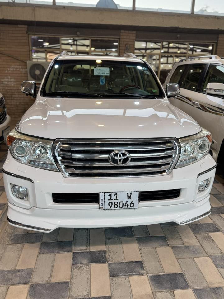 للبيع لاندكروز موديل ٢٠١٤ مكفوله من صبغ وتبديل وبارد مكانين بي دي ار زغار جداً ممبينات ابد السياره جديده كلش رقم بغداد تحويل ثاني يوم وجاهزه وتخم تاير جديد 

السعر ٣٩٠ وبيهه مجال بسيط للشراي 
***********
