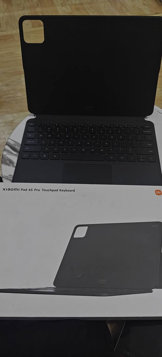السلام عليكم ✨
غني عن التعريف Xiaomi pad 6s pro 
مواصفاته 
 معالج  Snapdragon 8 gen 2 
يشغل 120 فريم بوبجي
 ذاكرة 512 
عشوائية 12GB
حجم الشاشة 12.4
شاشة بترد 144 IPS
البطاريه🔋 10000mAh
يدعم شحن سريع 120W 
نضيف كلش✨
(((ويا كيبورد مال شركة  Xiaomi))) 
 ايباد فلاك شيب يعني فئة عليا لا اقتصادية ولا فئة متوسطة 
يرهم على كل العاب يرهم مونتاج و رسم و دراسة و كلشي
««السعر 650 الف»» 
التواصل  ***********
