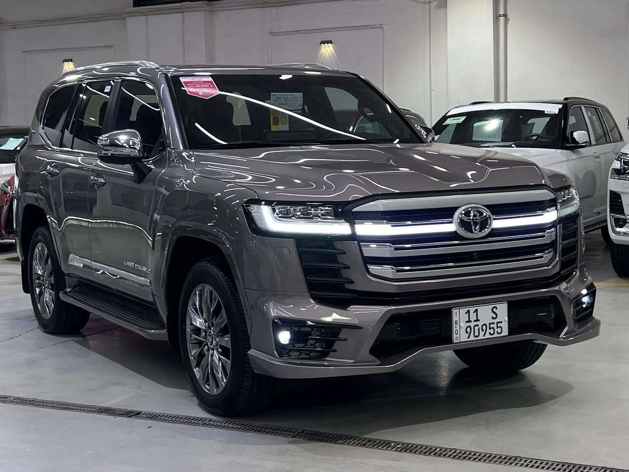 لاندكروز VX.R
2022 ساز
ماشية 42,000 كيلو
صبغ قليل بباب الصدر فقط بدون ضربة
رقم بغداد 
السعر 69,000$ 
مكانها بغداد نفق الشرطة 
***********
