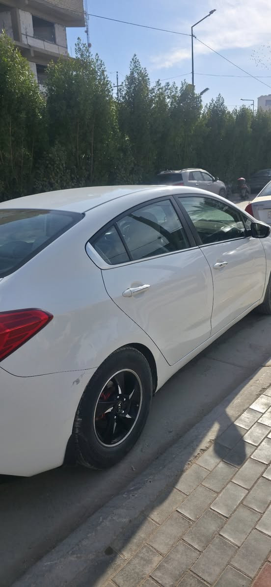 سيراتو خليجي مديل ١٣ فول لل اخير كفاله عامه سنويه لل٢٨ مكان كربلاء السعر ١٢٥ حساس أمامي خلفي فتحه بصمه خزن ميموري تدفئه كشنات تبريد قطعتين ***********
