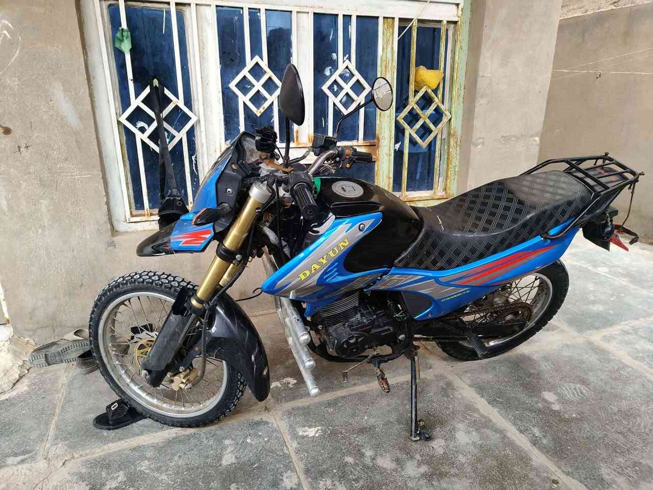 للبيع دراجه قفاز مديل 20 مكفول محرك 200 أوراق اصولي السهر خاص لل تصال *********** او ***********
