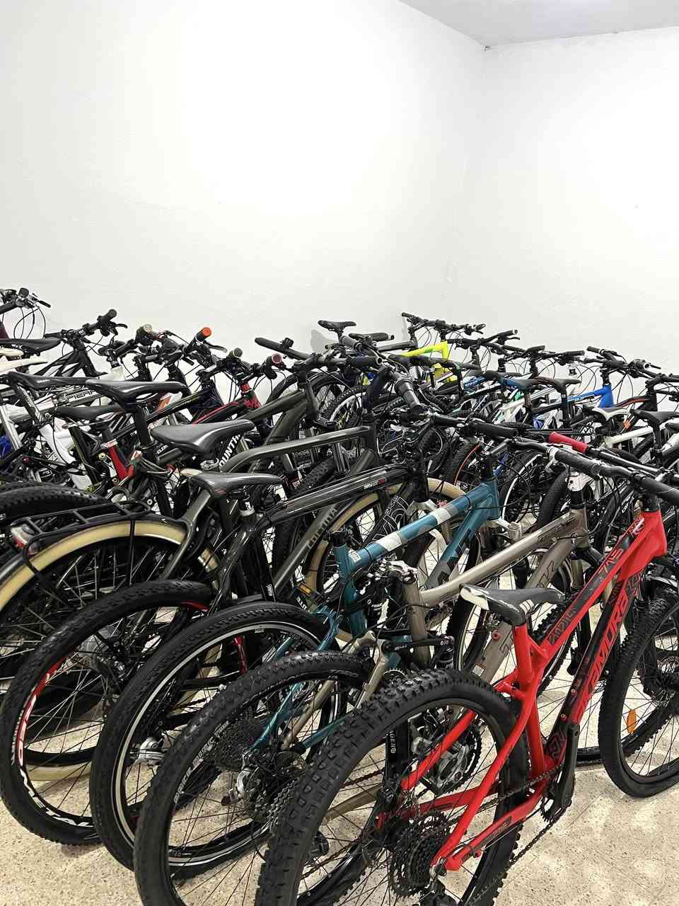 مرحبا بكم نصر الله للدراجات الهوائية  🚴
متوفر بضاعة أصلية أوربية جودة عالية 

☎️0666650360

📌العاصمة


**إذا كنت صاحب هذا الإعلان وتريد حذفه لأي سبب، رجاءا أرسل رسالة إلى الدعم الفني**