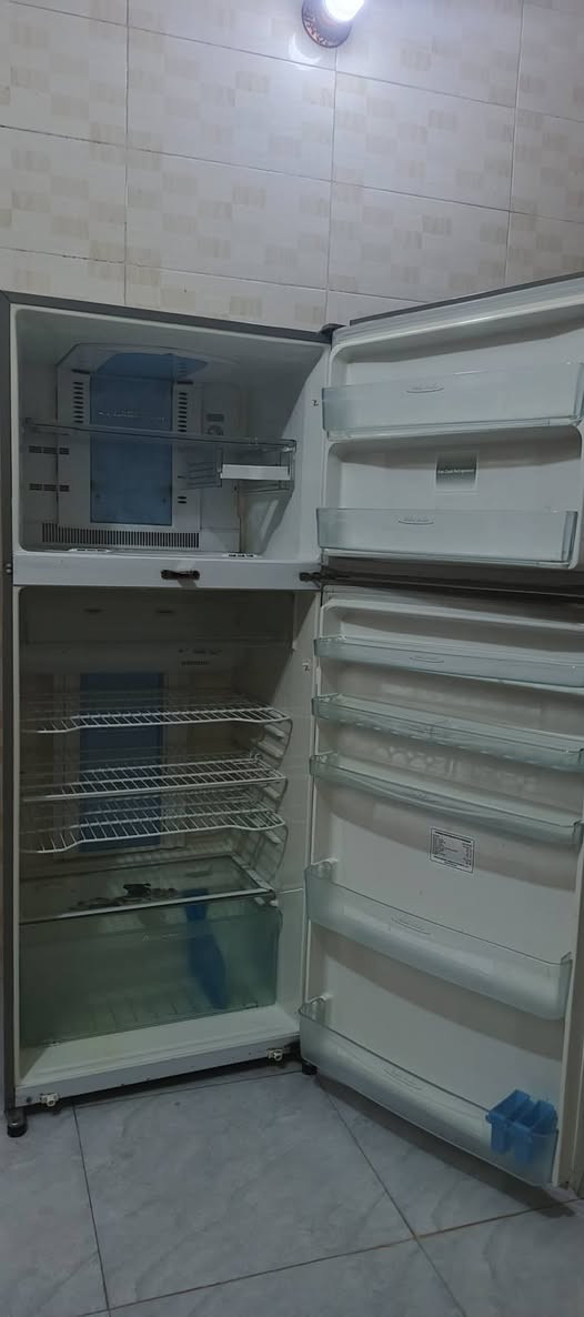 ثلاجه توشيا 28قدم بيها ليك ماطورها كلشي مابي شخط مابيها فول نضافه مكاني ناحية الصلاحيه 100وبيها مجال الخاص بي عطل اتواصل واتساب 
***********
