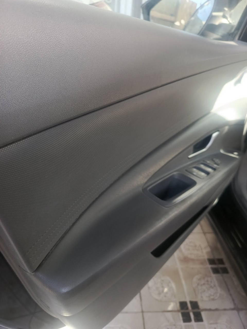 السلام عليكم النترا 2023 خليجي الشركة العامة رقم بغداد دولي باسمي سنويه ورقم وهزه جدد
 محرك 1600          كير 6نمر AT
السياره بدون حادث بدون صبغ بدون تبديل فقط بيها حالوب 
كفاله السياره حتى الدعاميات من الصبغ 
السياره فول عدا البصمه 
فتحه شاشه كامره دواره ويل كب عدد 5 مانع انزلاق ثلاث وضعيات قياده تبريد قطعتين شاشه اعطال تحكم استيرن 
اشاير بل مري 

السياره عليها منظومه زنون زرع عالي ناصي 
 وعليها كت كامل مال Nرياضي  مدوشمه أرضيه جلد 

السياره ماشيه 69 ألف كيلو 

السعر 148وبيه مجال 
مكان بابل المسيب حي المعلمين 
للاستفسار 
***********
