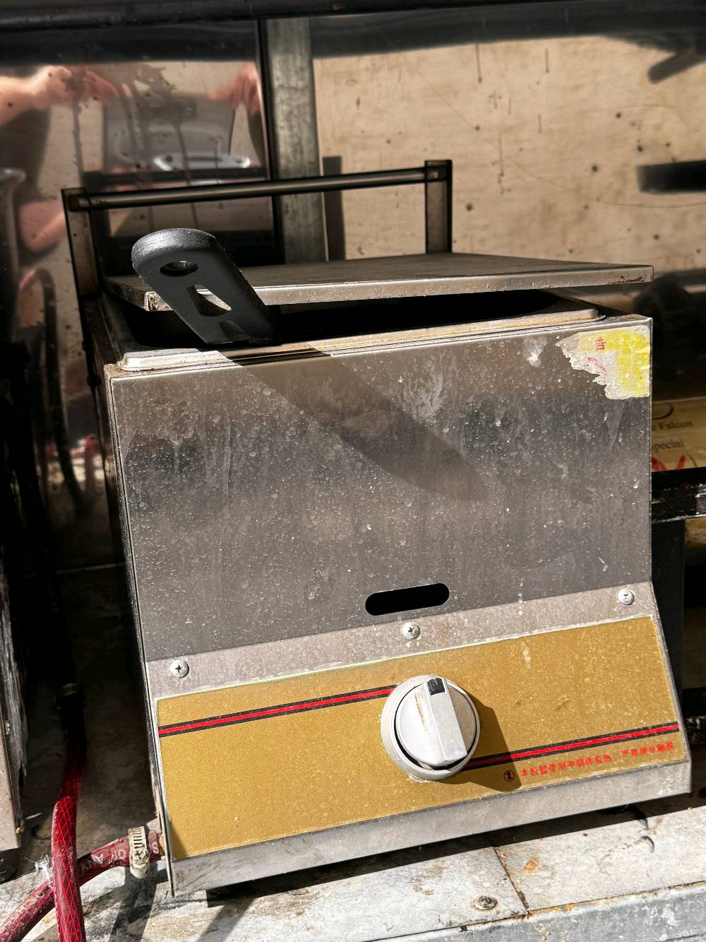 غراض مطعم لبيع مستعملةنضيفة وشغالة 