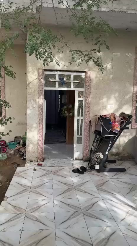 🏡 للبيع دار نظيف بالقرب من المستشفى خلف حازم سند 25 ع تبليط
📏 المساحة: 200 متر²
🛋 الحلة: ديوانية 70 متر على تبليط
📝 نوع الملكية: سند 25 زراعي
🛏 الغرف والمرافق:
💤 غرفة نوم
🛋 صالة
🍳 مطبخ
🛎 استقبال
🚿 مجمعات صحية
🌳 حديقة
🏗 طارمة
✨ حالة البناء: نظيف وجاهز للسكن
📞 للاستفسار والتواصل:
***********
***********
💰 السعر: عبر المراسلة (واتساب أو ماسنجر)
