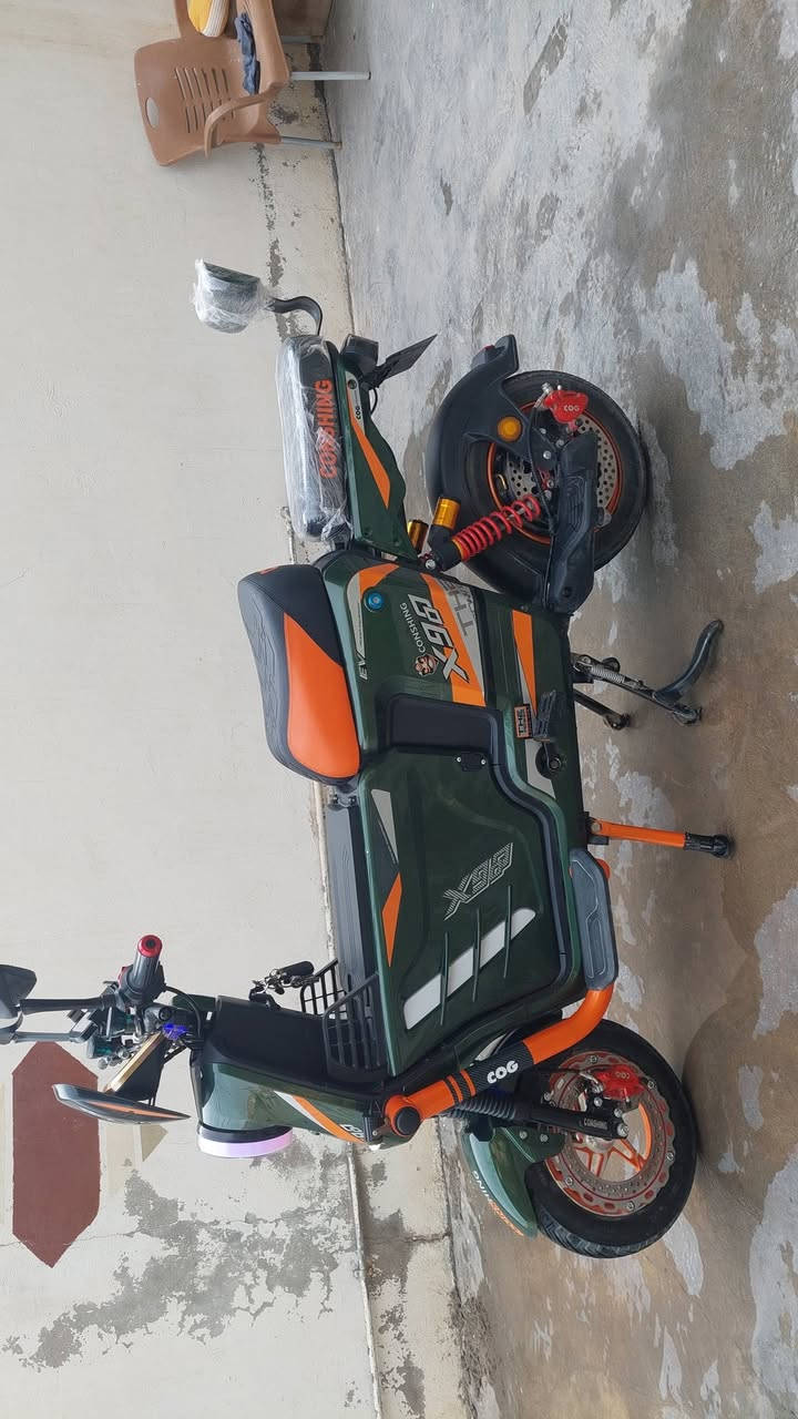 سلام عليكم 
دراجه شحن X900 وحش الشحن 🔥
موديل 2025 😍
ما صار الها  شهر الدراجة على وضع الشركة 
ملف 2000  واط يعني طياره✈️
6 مزوده و ملف رياضي باتري  كبار 33🔋 امبير
لايت زنون مع بلوجكترات عللي ابيض ناصي اصفر💡🪙
بصمه  سويج تشغيل و دبل سويج صندوق
صندوق خزن امامي
شاشه ايباد تحديد عطل وغيره🔳
سرعه 120 وهمي و الحقيقي 70 مع الوزن🚲
تواصل لمعرفه تفاصيل اكثر ***********
العنوان ديالئ بهرز 
السعر 700 وبيها مجال بسيط للشراي ادخل خاص او  واتساب و تدلل .
