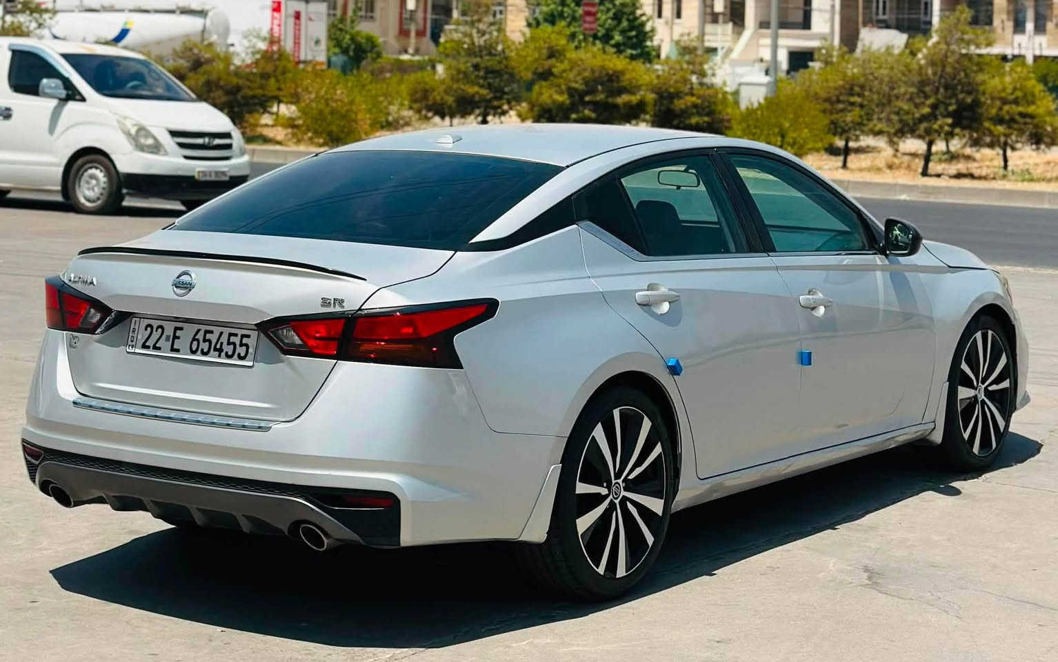 للبيع التيما SR فول  
السعر127 بيها مجال 
***********
موديل 2019 
الون سلفر 
ماشيه 72 
ويل 19 بلادي 
كير مكينه بشرط 
كاميرا خلفي 
تثبيت سرعه 
تشغيل عن بعد 
بصمه تشغيل 
بصمة ابواب +صندوق 
شفتات ستيرن 
زنون لايتات 
كشن جلد + كهرباء 
حجر بلادي 
تبريد ثلج 
حادثها جاملغ بونيد+جاملغ كلير 
بدون شاصي. بشرط 
1N4BL4CV4KC219887
تحويل ثاني يوم مكان السياره ديالى خانقين
