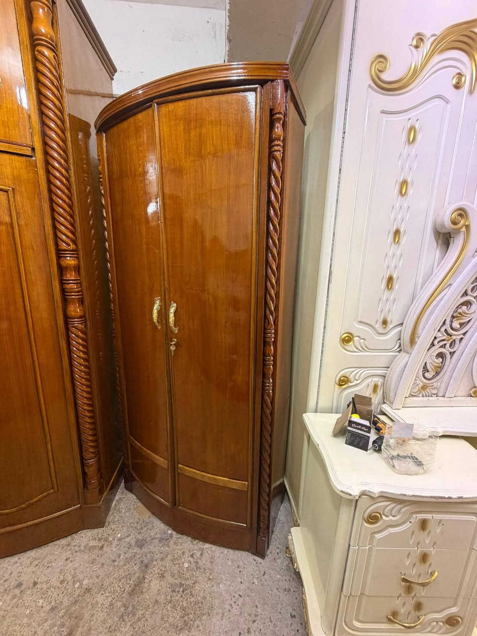 السلام عليكم....
غرفة مستعمله عراقية صاج داخل خارج السكف والارضيه بلوك صاج والضهر جرجوبه دفن ينشد براغي ونقش زان نظافتها 95% مصبوغه صبغ حراري جديد يده وكيلون جديد متوفرة في معرض العراق بغداد قطر الندى اي استفسار على الرقم التالي
*********** متوفر واتساب أو اتصال
