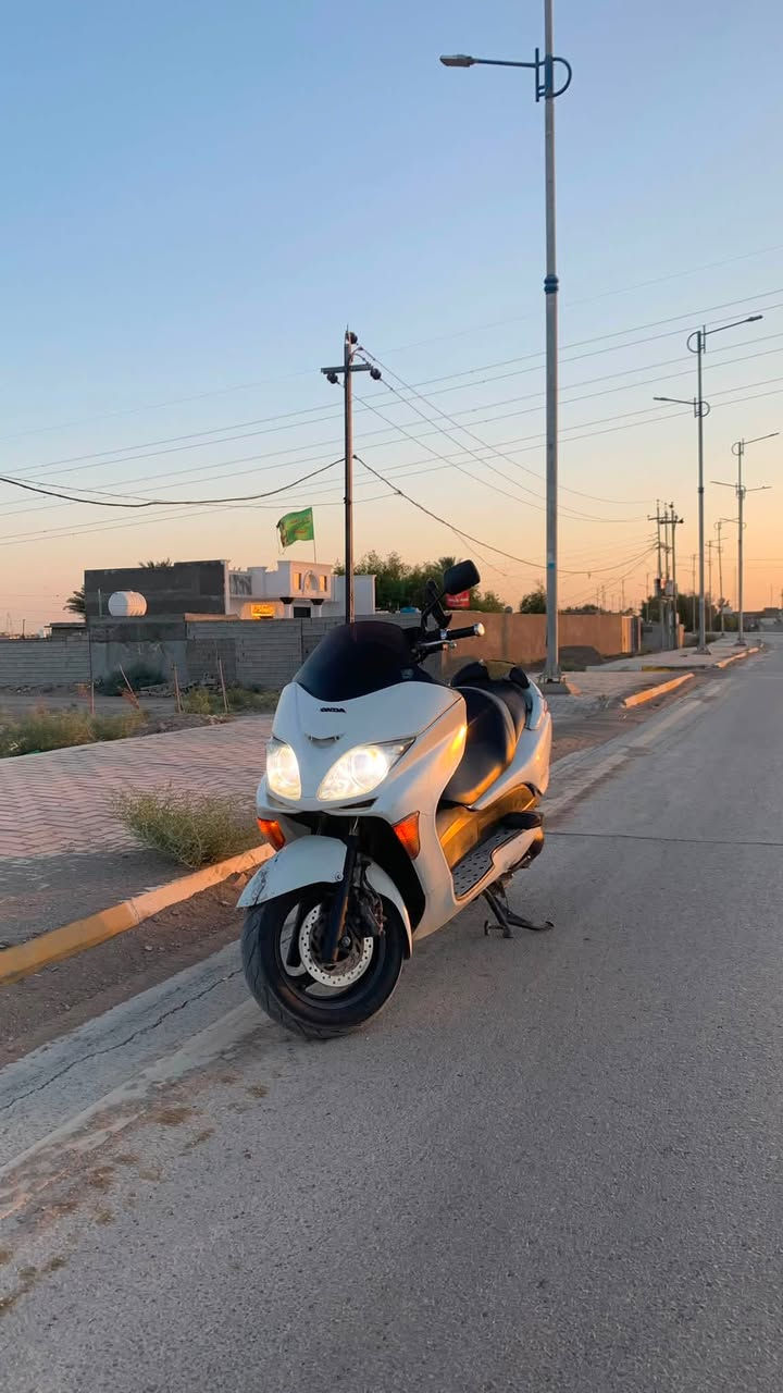 السـلام عليكم اخوان فورزه 08 عميه بلاد اخوان الدراجه كفاله عامه من التاير للتاير تجي وتجيب وياك فيتر وتفحص  مكينه كهربائيات ضفيره كله كفاله الدراجه اوراقها كامله ورقه المعرض موجوده ورقه المنفيس هم موجوده الدراجه مزوده بمنضومه زنون كامله دوسات نيكل حساس استان اشاير دبلات هورن دبل اشاره عالي ناصي استان تلفون كلشي جاهز على اخر حبايه دهن امزول جديد مي زيتي اخضر مكاني كوت حي الحكيم رقمي للتواصل + واتس اب *********** السعر مليون و250 وبيها مجال وتحياتي الكم
