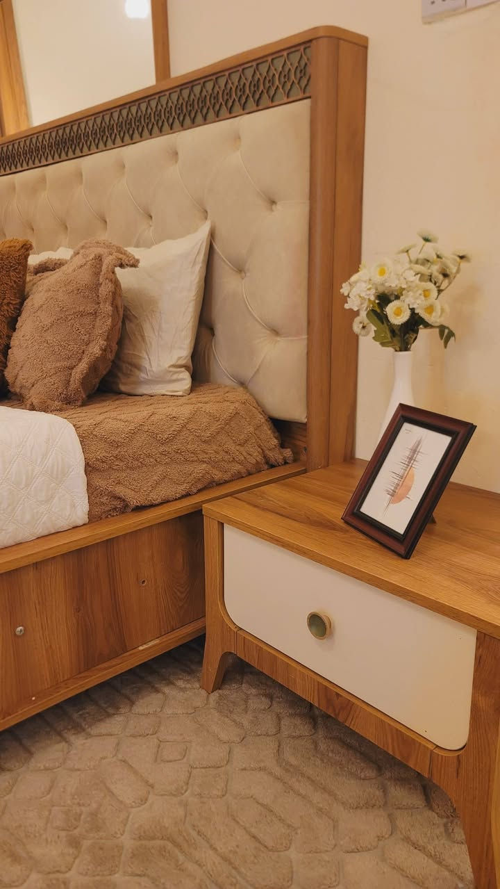 غرفه نوم تركيه درجه اولى تكمه ومودرن 7قطع سرير مخزن واناره وهيودرليك نظافتها مثل صور واحلى مكاني بغداد .. ***********
