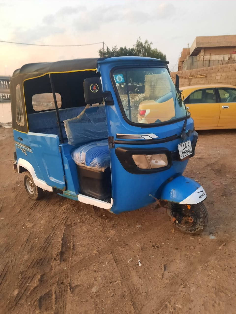 22مكينه مجفته بيها ضربه وره بارد تكتك نضيفه حلوه مكاني بصره كرمت علي ابصخير سعر ٦٥٠٠ بيها مجال قليل
***********
