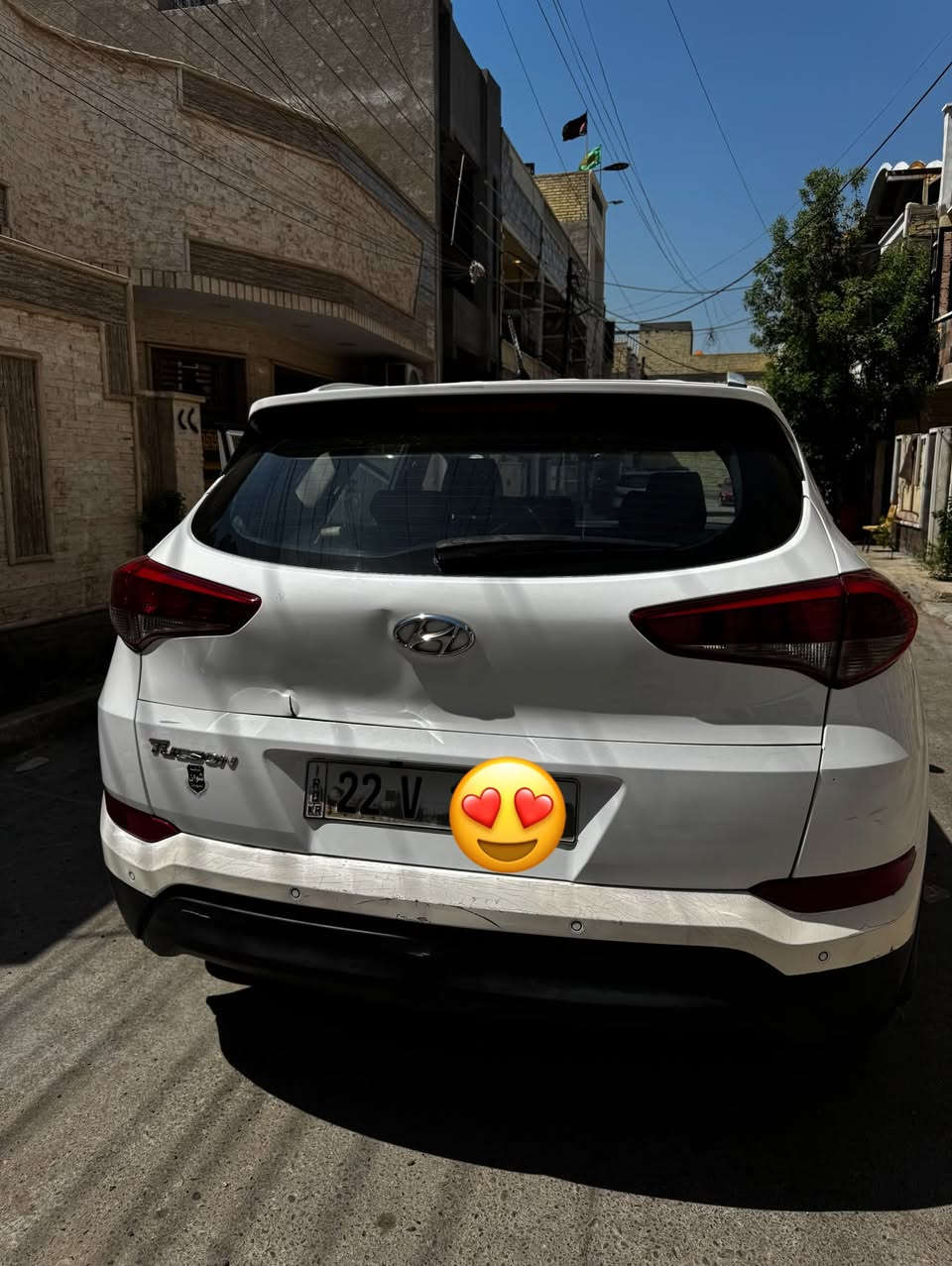 السلام عليكم

هونداي توكسان للبيع موديل 2018 خليجي 

بدون قطره صبغ سياره   

مواصفات عاديه 

مري شفط 

سايد ابريك بل رجل 

سياره جديده ماناقصهه برغي 

رقم اربيل  بأسمي 

بيهه شويه تگشير بل حافه مال بنيد فقط موضح بل صور  

مكان السياره بغداد 

***********
***********
