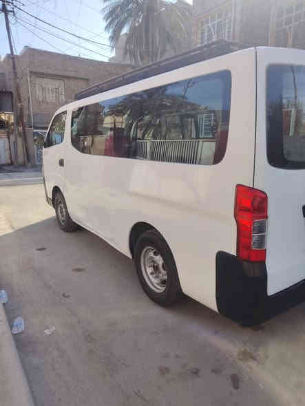 سياره نيسان اورفان زعره موديل 2013 اكفل مكينه وكير والكشر بي طخطخ كدام العين مامسويهن  سعر 135 وبي  مجال شراي يتصل ***********
