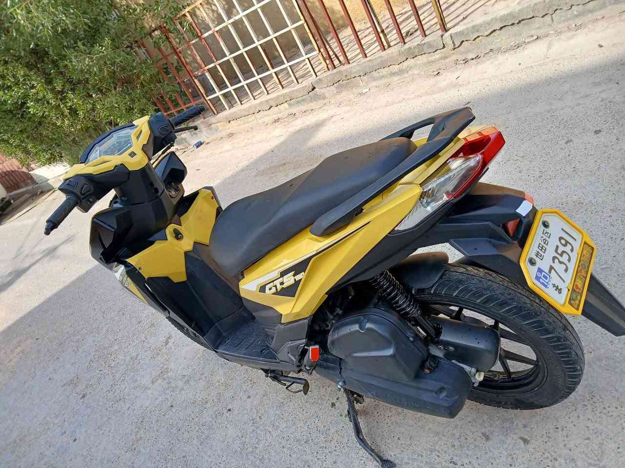 يا الله السلام عليكم للبيع دراجه جي تي اس  دراجه جديده وبلاديه كلهه عله وضع الشركة كهربائيات كلهه شغاله مكينه مكفوله تايرات جدد اوراق بيهه السعر 650 وبيهه مجال حك جيه مكاني بغداد الزعفرانيه رقمي *********** الشراي يتصل ويدلل
